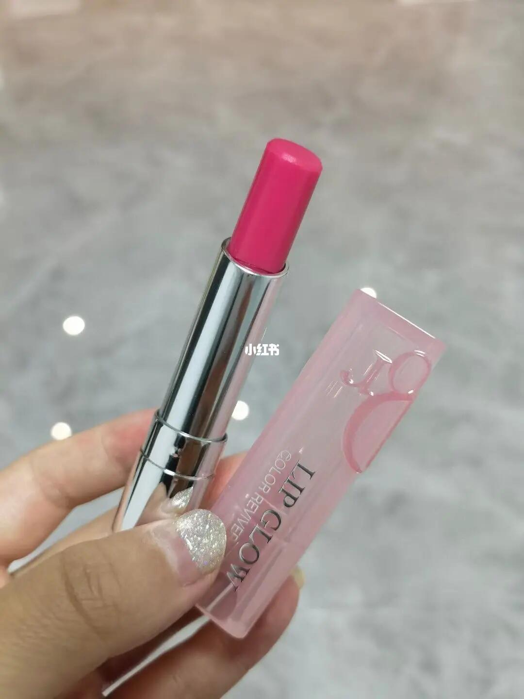 迪奥润变色唇膏007#,保湿滋润,有一种果实的肉感,完美柔和了娇俏清新