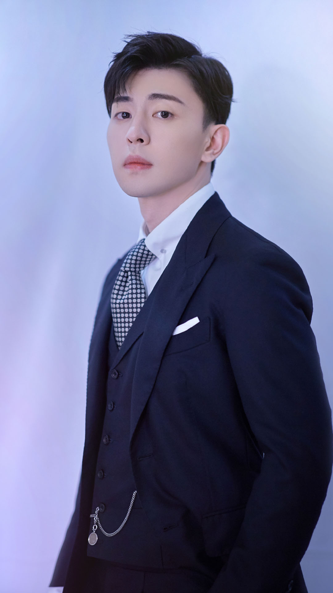 邓伦帅气有型写真手机壁纸