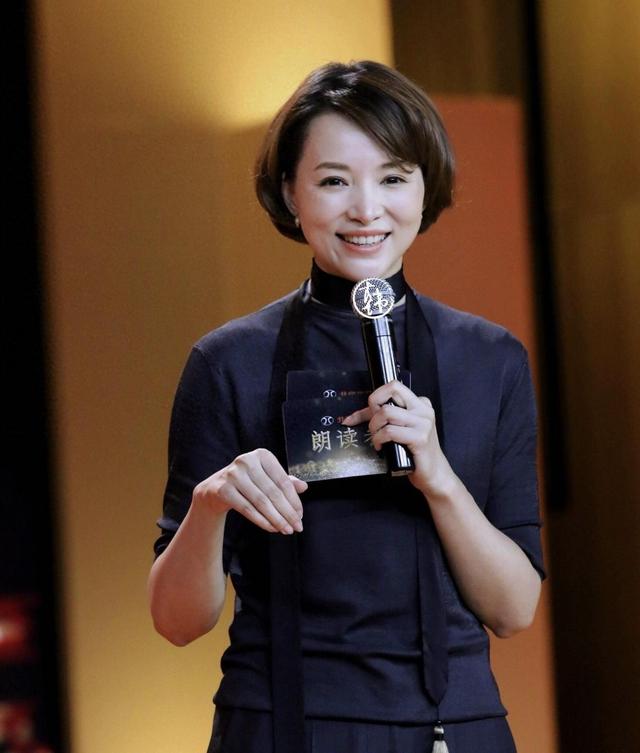 央视主持人董卿自曝:要不是他丢掉我,我不会39岁当俩孩子的后妈