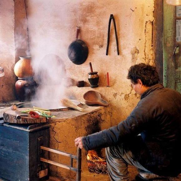 90年代农村老照片: 图4让人怀念的味道,图6很时尚,图7一定玩过