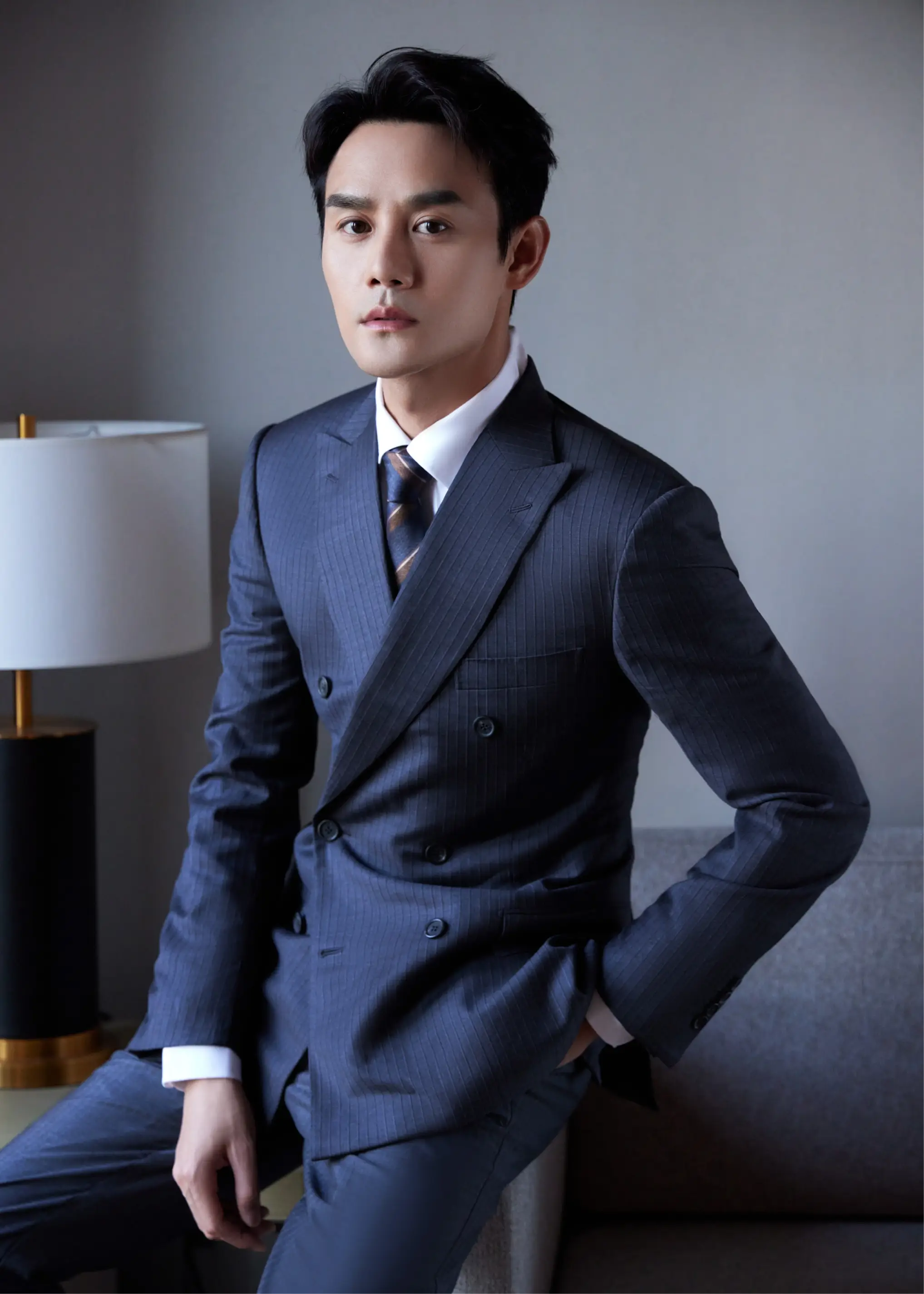 生活中的王凯,气质比较沉稳冷静,有着1米82身高的他,简直就是一个行走