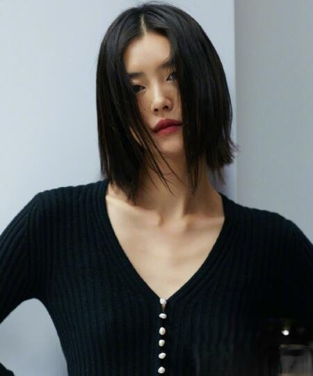 刘雯短发发型叫什么 高级感设计美出新高度