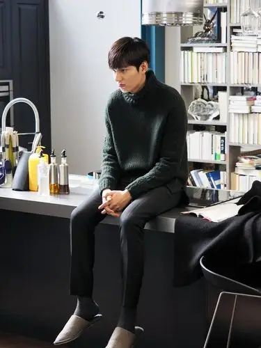 星闻蓝海传说14集剧照公开亚洲醋王李敏镐再上线