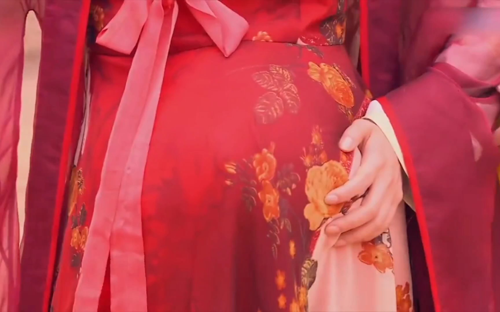 古装美女孕妇大肚子 肚子痛片段合集