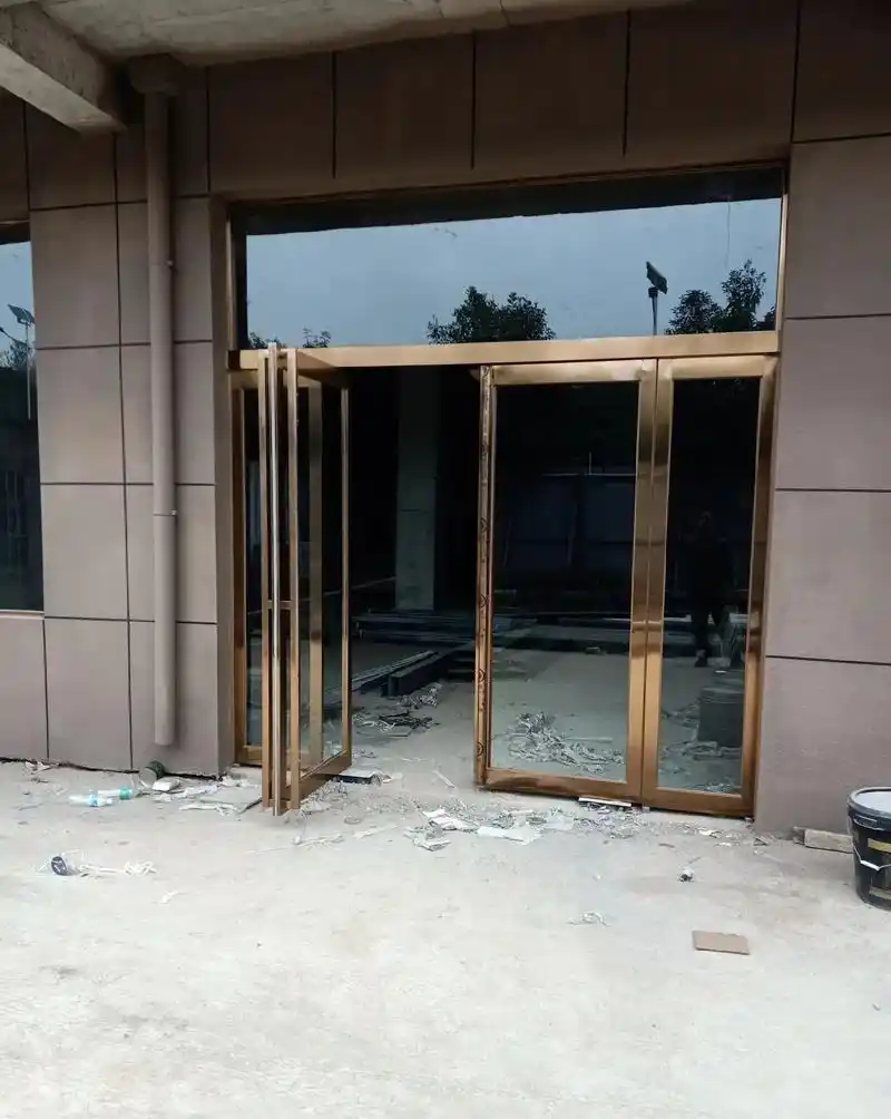 铝合金地弹簧门