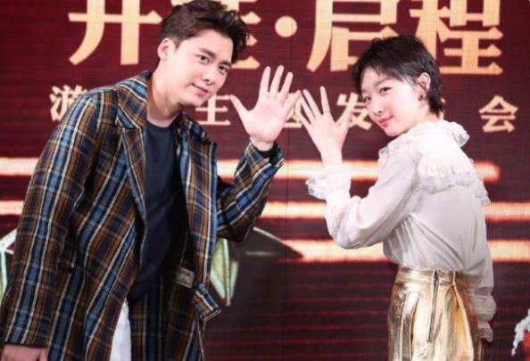 李易峰对周冬雨太好,李易峰周冬雨微博cp