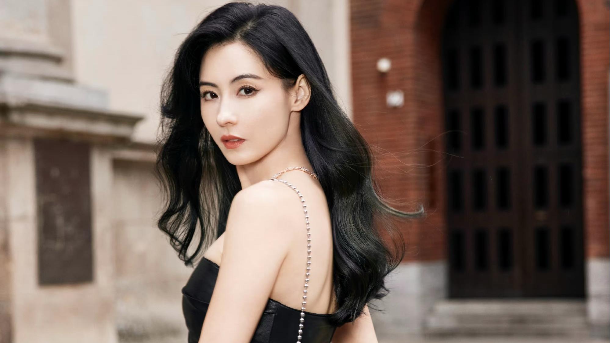 张柏芝:最美骨相 43岁的张柏芝在米兰时装周上亮相,即使没有华丽的