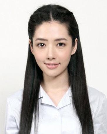 向佐故意晒出郭碧婷素颜照,看到这颜值,网友:难怪能嫁入豪门_腾讯新闻