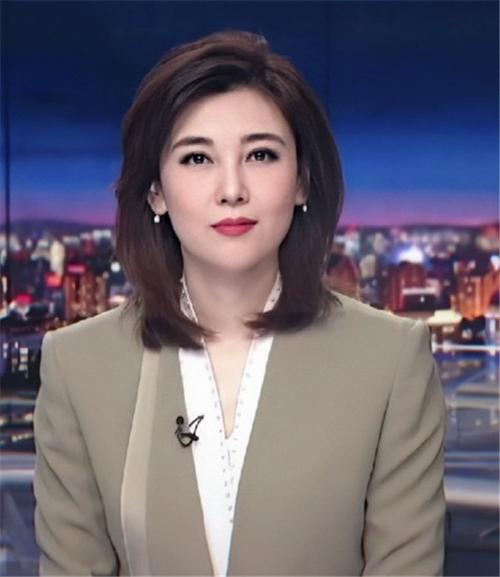 央视主持人李红体照,李红央视主持(央视主持李红生活照)