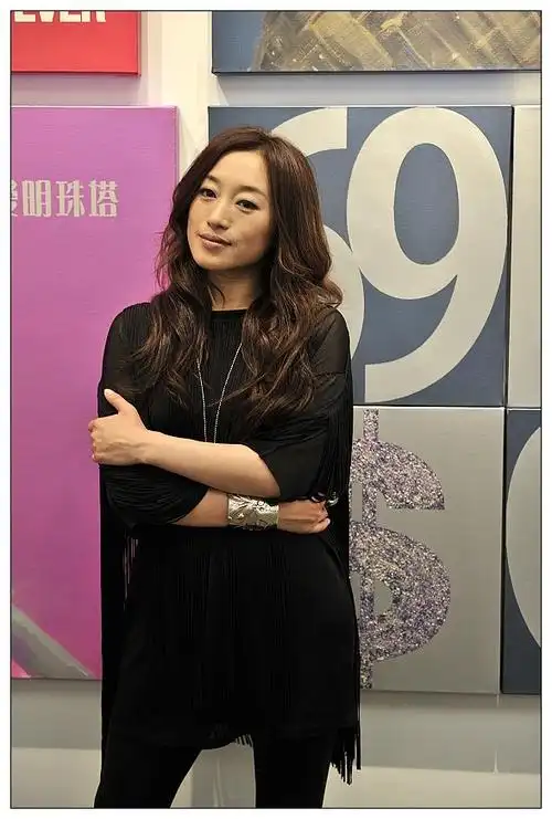 艾敬《love in shanghai 2009》现代绘画旋律