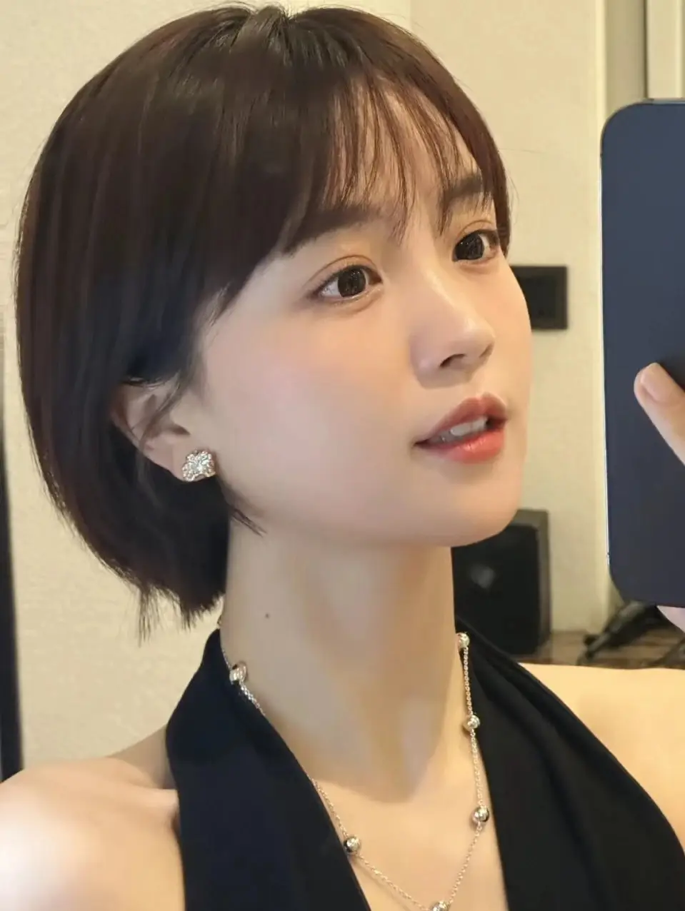 知性时尚真耐看露耳波波头短发新风尚