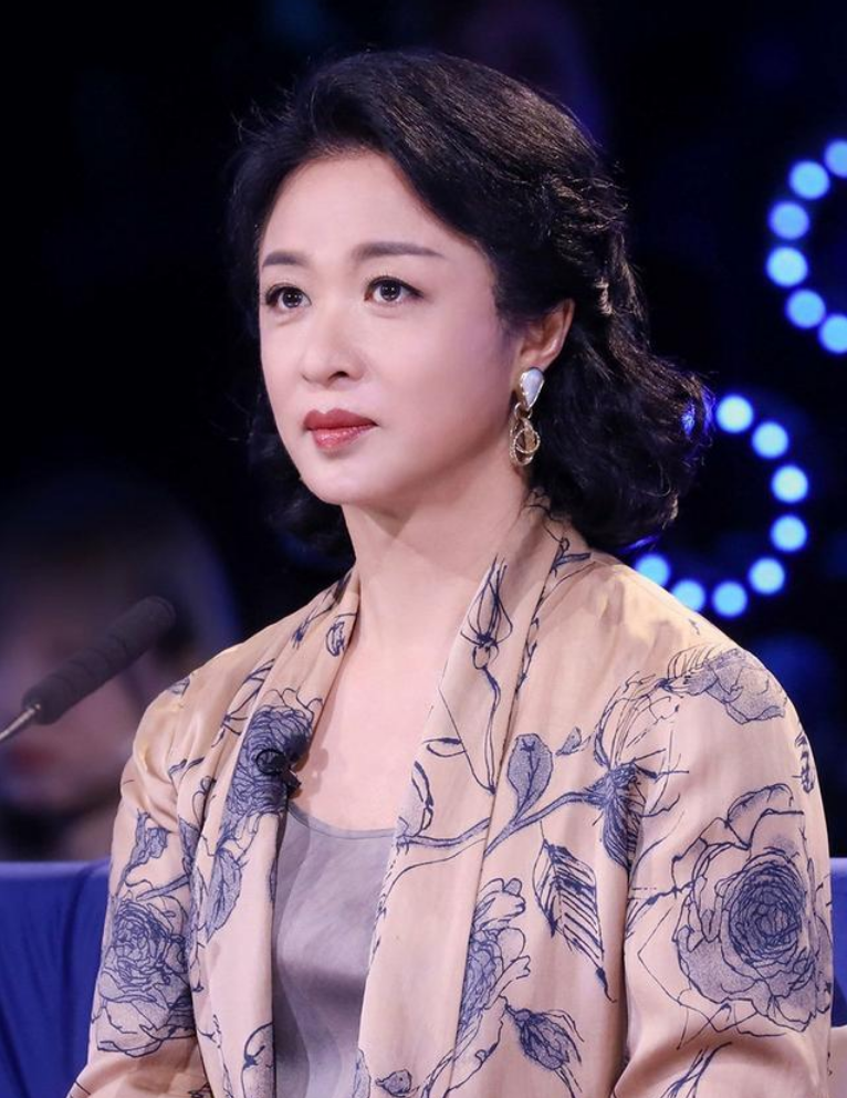 金星简历个人资料简介(金星:前半生是男人,娶了外国妻子,后半生是女人