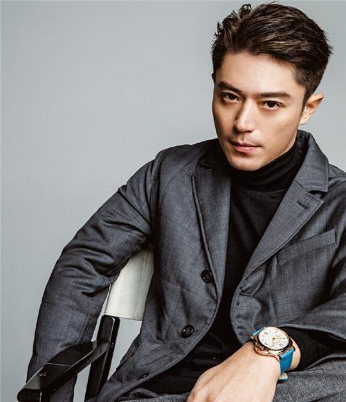 网友意外撞衫霍建华,皱起眉毛最帅的男人!素颜出镜看起来像30岁