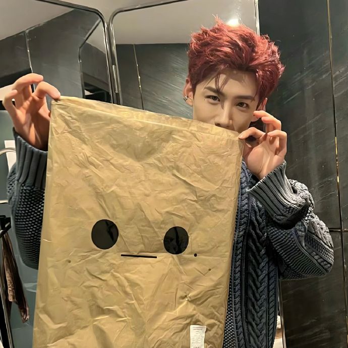 3237303734 00 今天你换白敬亭头像了吗