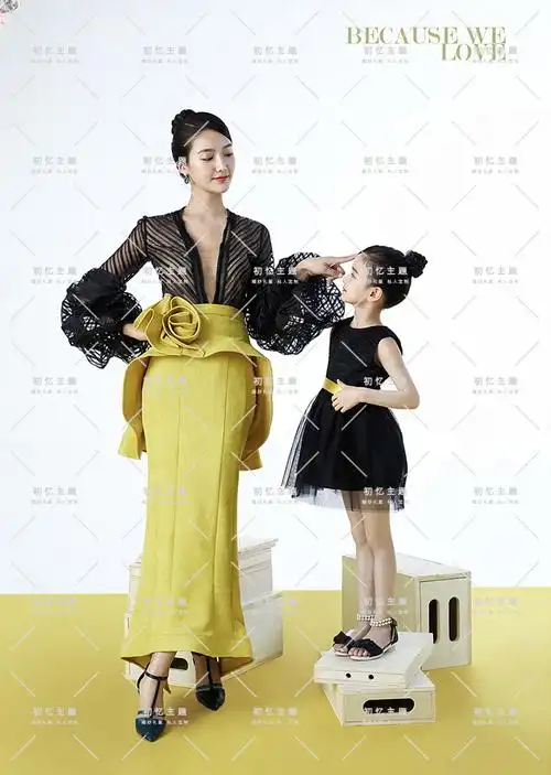 2018展会新款影楼亲子主题服装母女拍照表演走秀个性时尚礼服套装