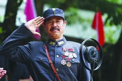 张丰毅《雾都》剧照