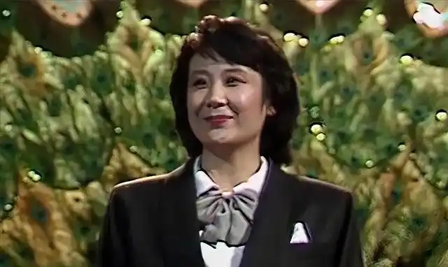 苏小明离婚38年:她出国留学后再婚生子,前夫如今过的怎样?