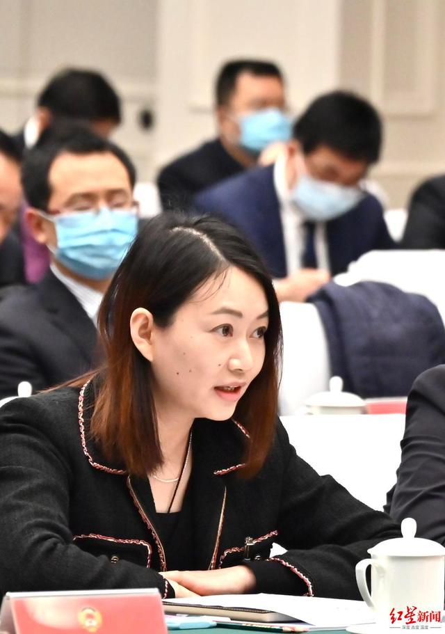 "加上现场抢麦,这已经是我连续第5次参加这场