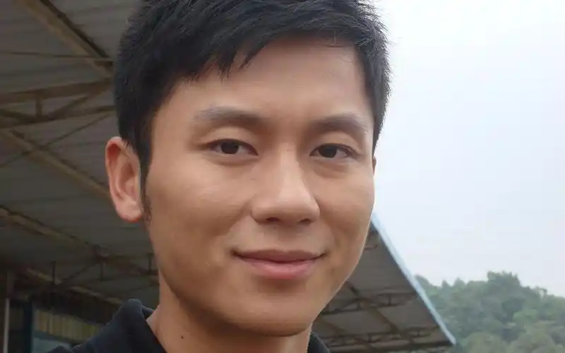 张馨予为李晨封胸不再露