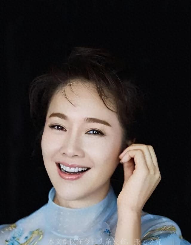 曾迷倒王志文,与陈道明传过绯闻,如今46岁的她归来"杀疯了"_左小青