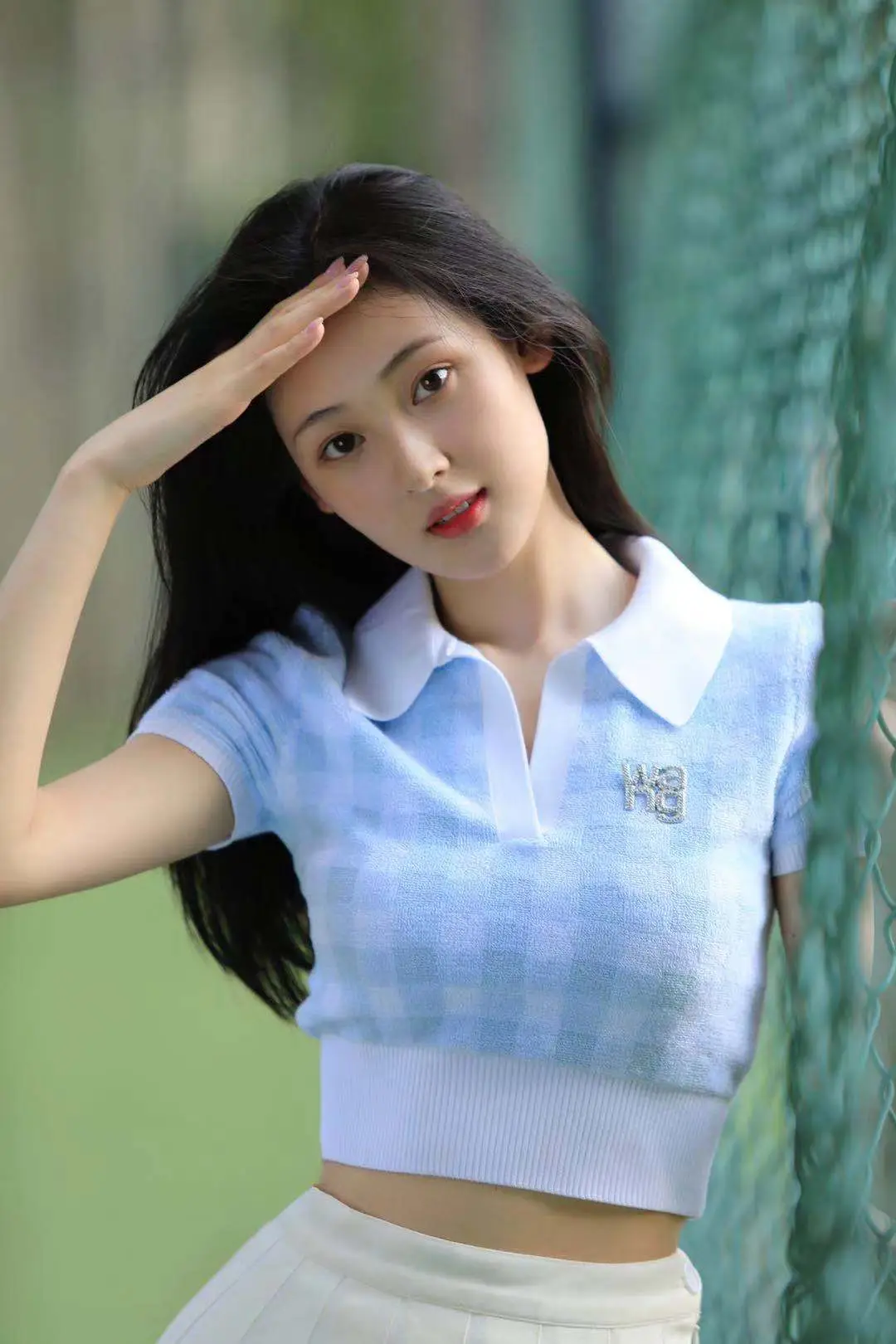 95后新生代女演员刘玮婷清新写真曝光气质纯净笑容治愈引关注