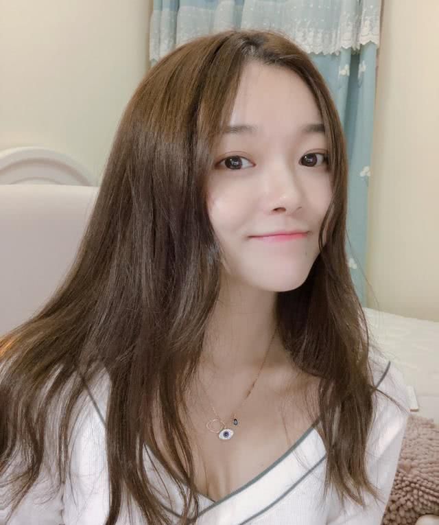 盘点斗鱼优质游戏女主播,许阿姨颜值担当,雷婷声音很好听