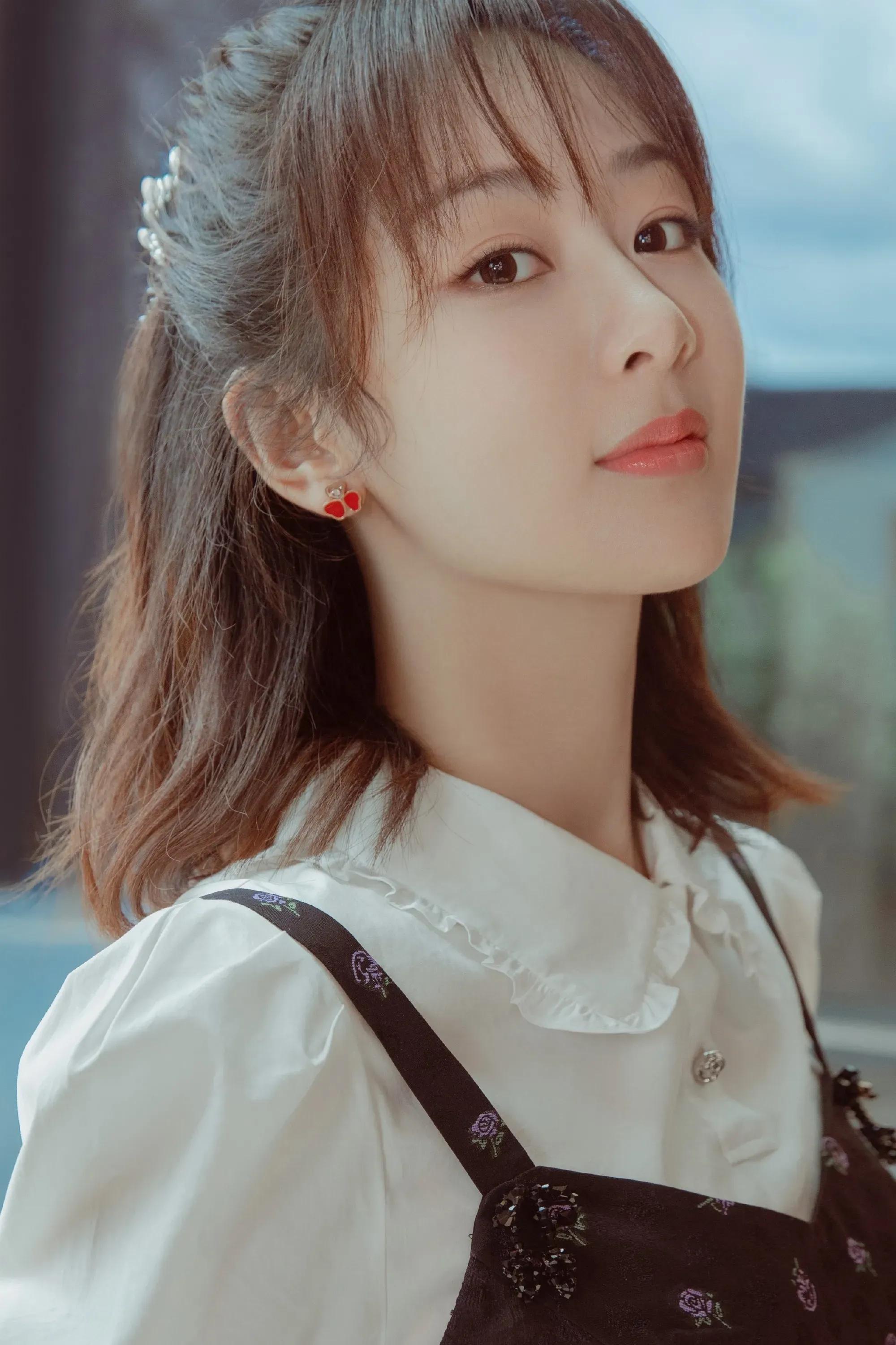 精美图集|清纯可爱杨紫