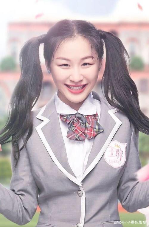 喜剧演员金靖时尚美照,美丽动人