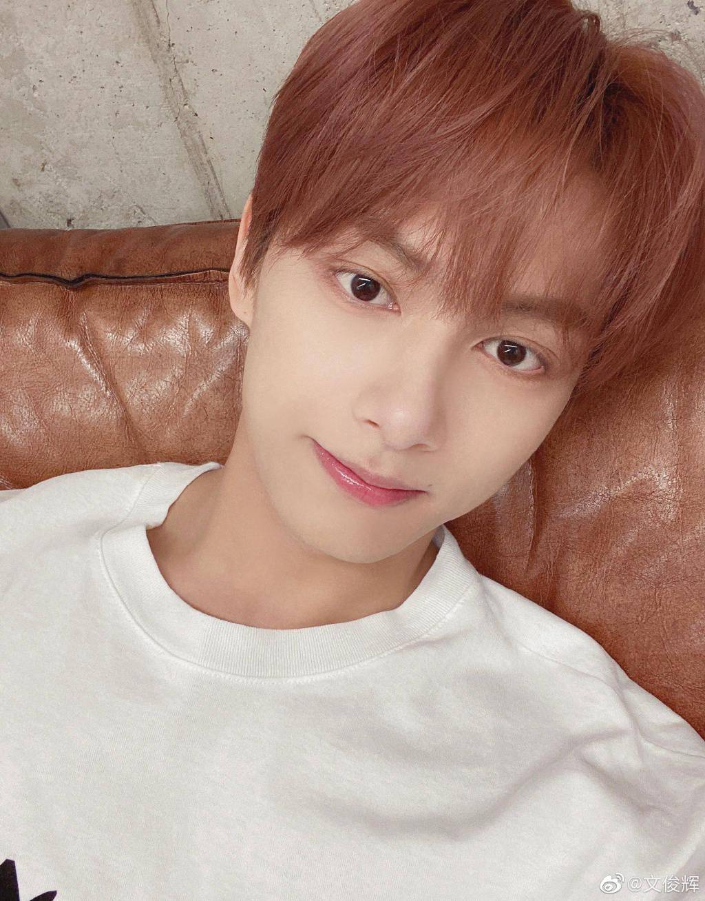 自拍福利大放送!帅哥们的美貌太治愈了!