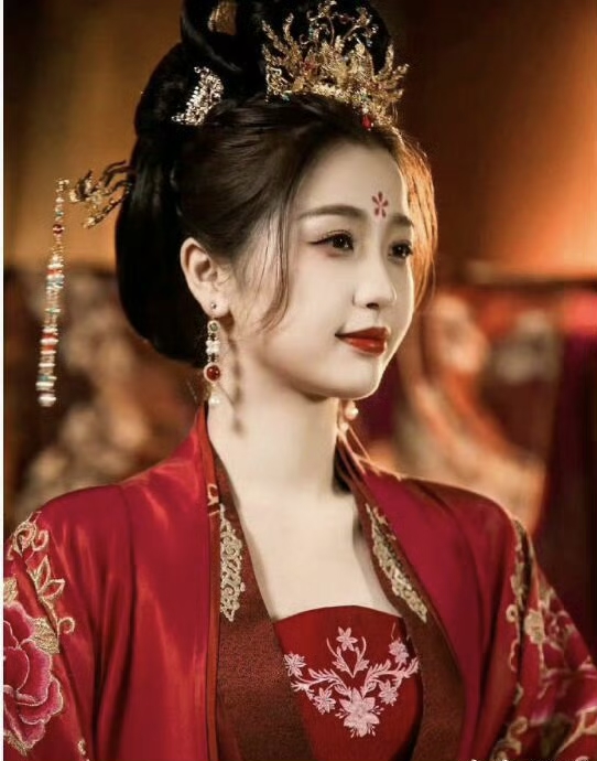 杨紫 白鹿 虞书欣古装婚服造型,谁是你的最美新娘