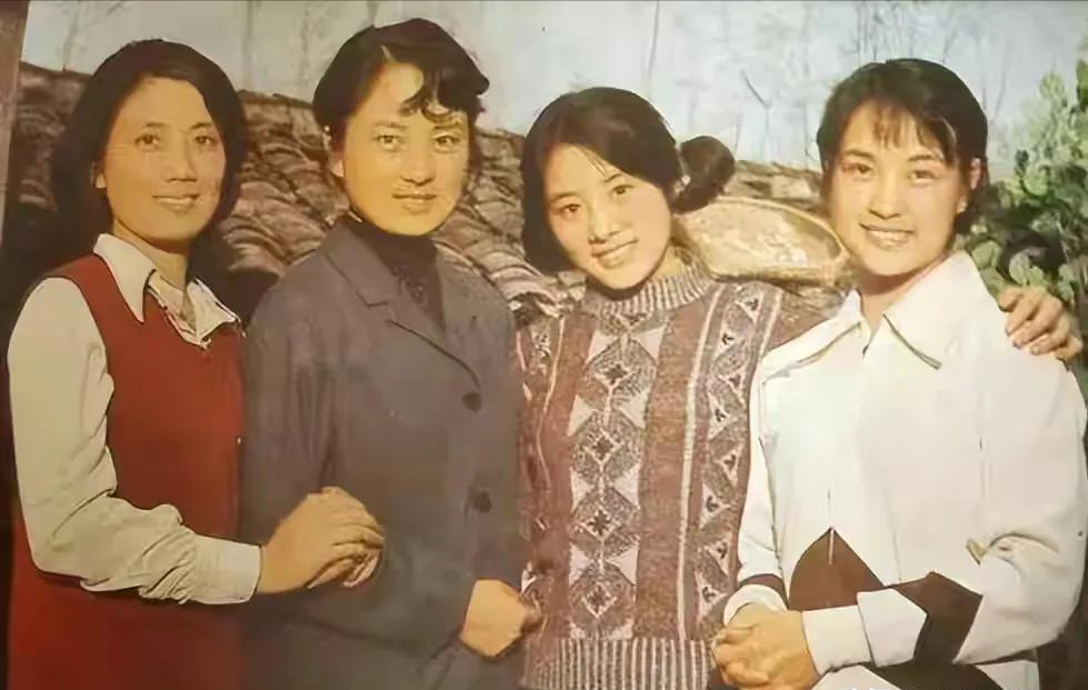 回顾:"北影金花"李秀明嫁富商移居国外,如今的她证明刘晓庆没说错