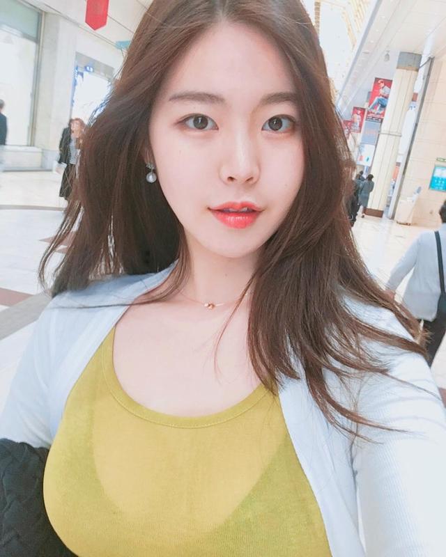 eotxns,韩国素人美女,现居首尔市