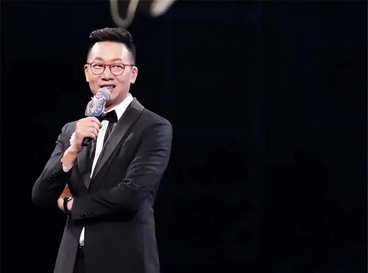 原创主持人林海两任妻子都是同行如今51岁生活十分幸福