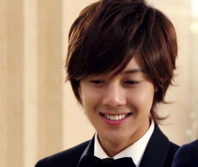 真想念花样男子时期和恶作剧之吻时期的金贤重,光是颜就让人看不腻