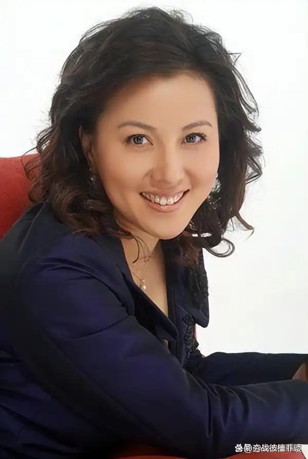 主持人梦桐婚姻幸福与富商相伴19年无绯闻47岁依旧风韵迷人