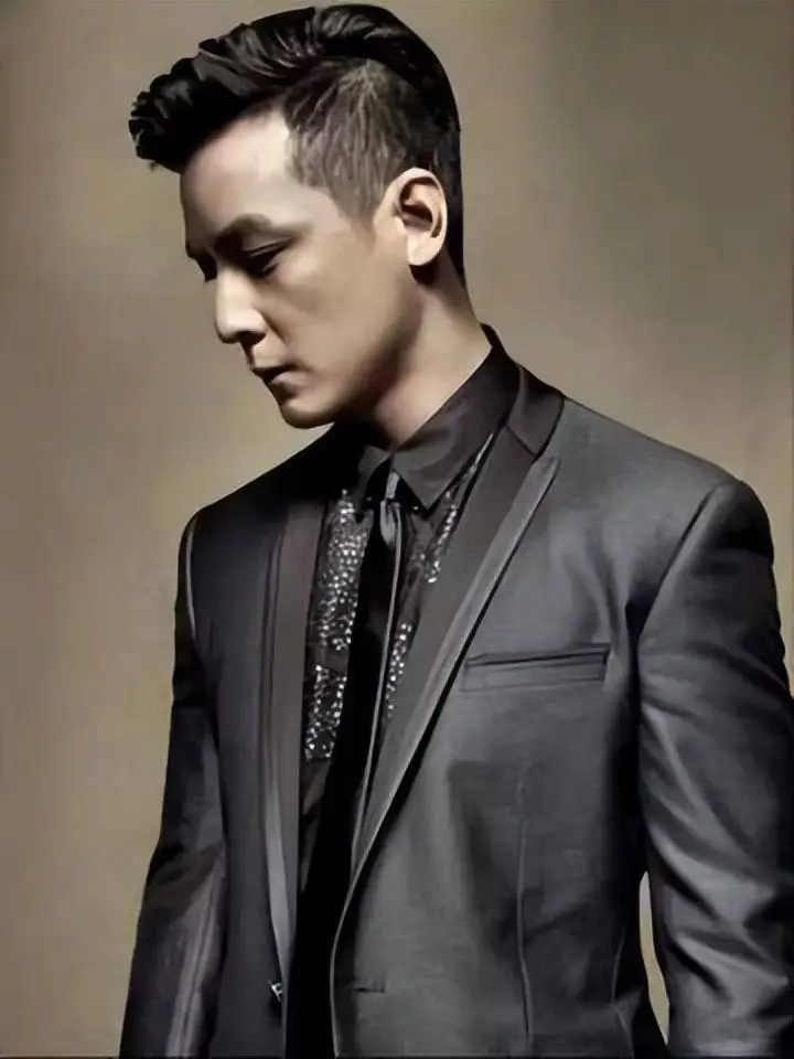 中年颜值崩塌,像变了个人,殊不知他们年轻时也惊艳了时光