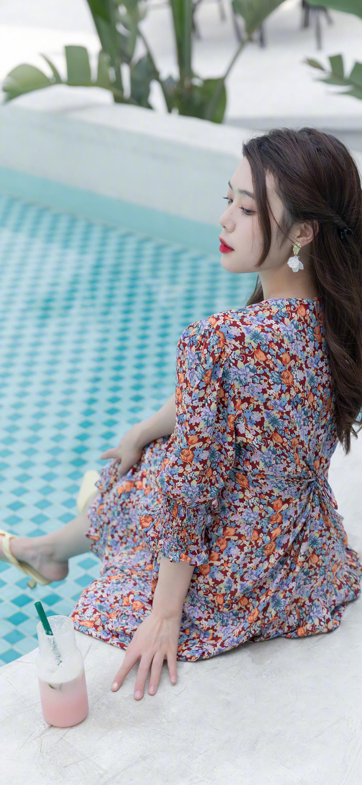 温婉贤淑,清丽脱俗!#清纯美女# #唯美# #壁纸