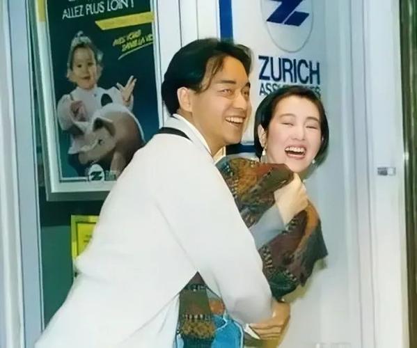 原来张国荣与巩俐也有这么亲密的关系