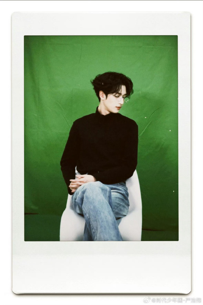 严浩翔霸总穿搭##请严浩翔把眼镜焊在脸上