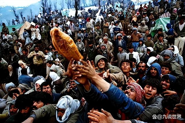 以色列闯大祸,无差别攻击,炸死79名联合国工作人员