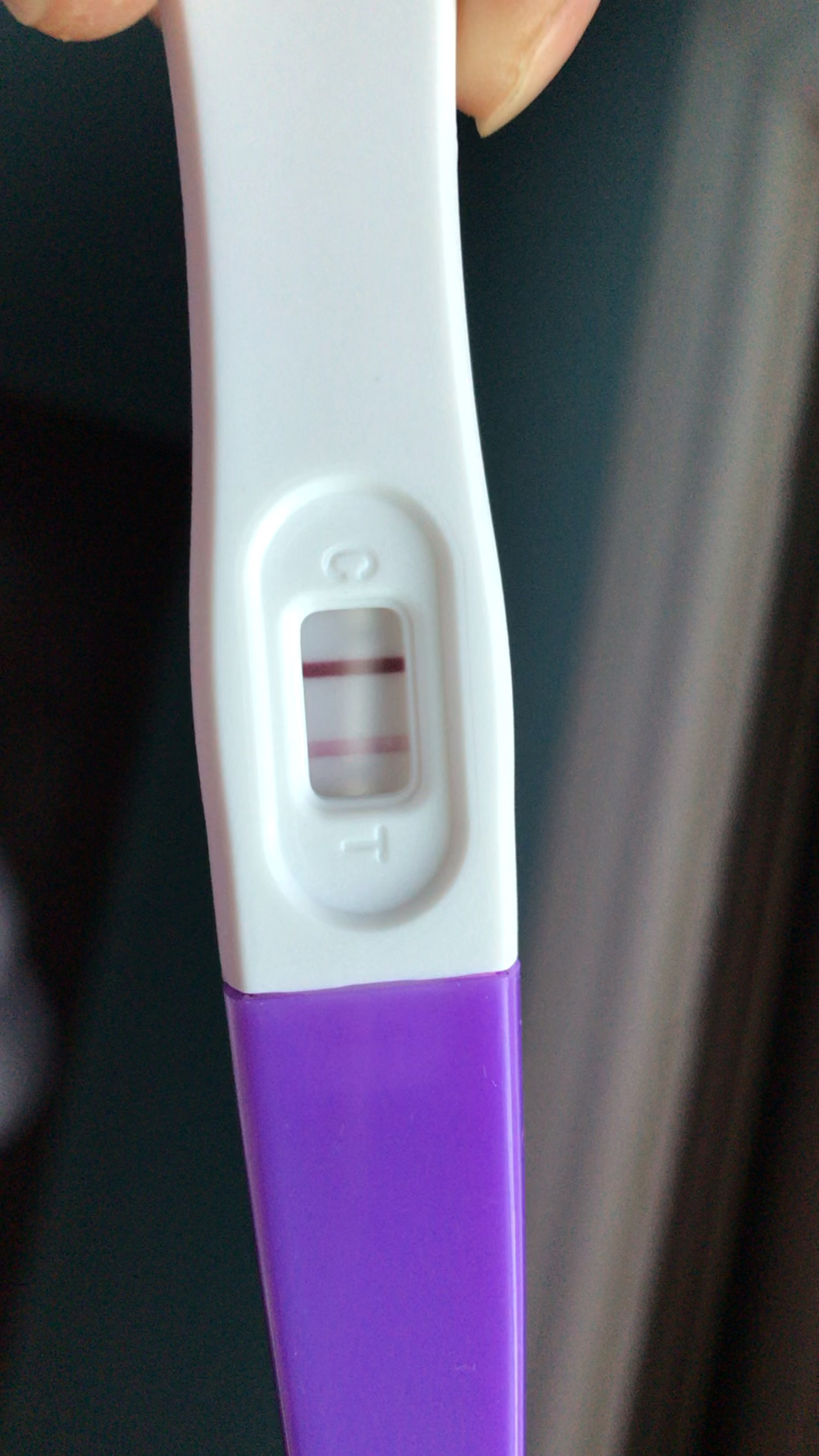 今天下午又重新买验孕棒测试了双杠第二条杠不是特别红大家都是这样吗