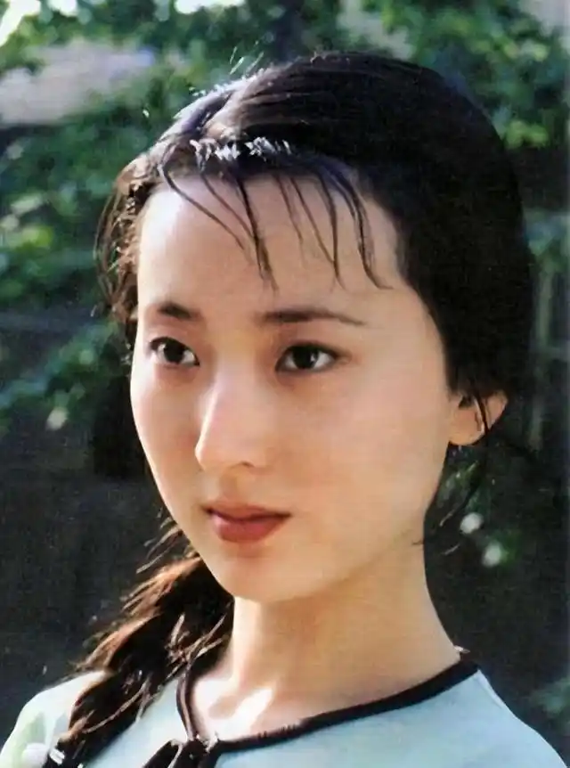 "林黛玉"陈晓旭病逝17年,当时陪她一起出家的那口子,如今怎样