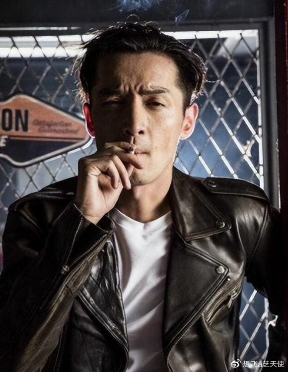 最帅10位明星抽烟姿势吴彦祖帅气张国荣销魂周润发成就经典