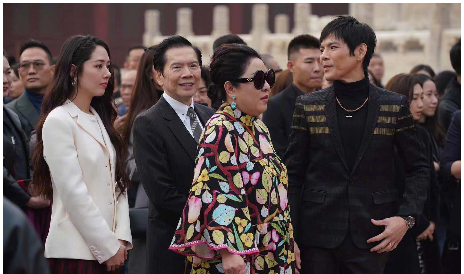 向华强背后的女人,特讲义气!