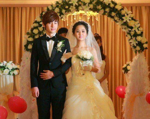 邓伦的个人资料出道经历初恋是谁 邓伦现任女朋友是谁结婚照曝光