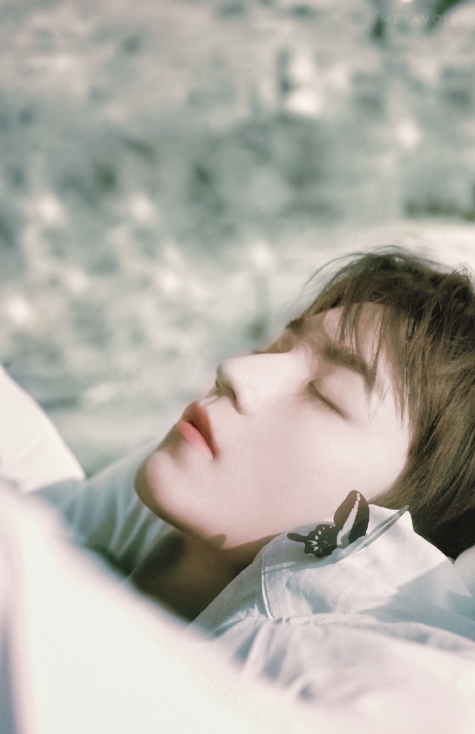 令人惊艳的明星清冷感#王俊凯真的自带苏感,这清冷疏离的气质太绝了