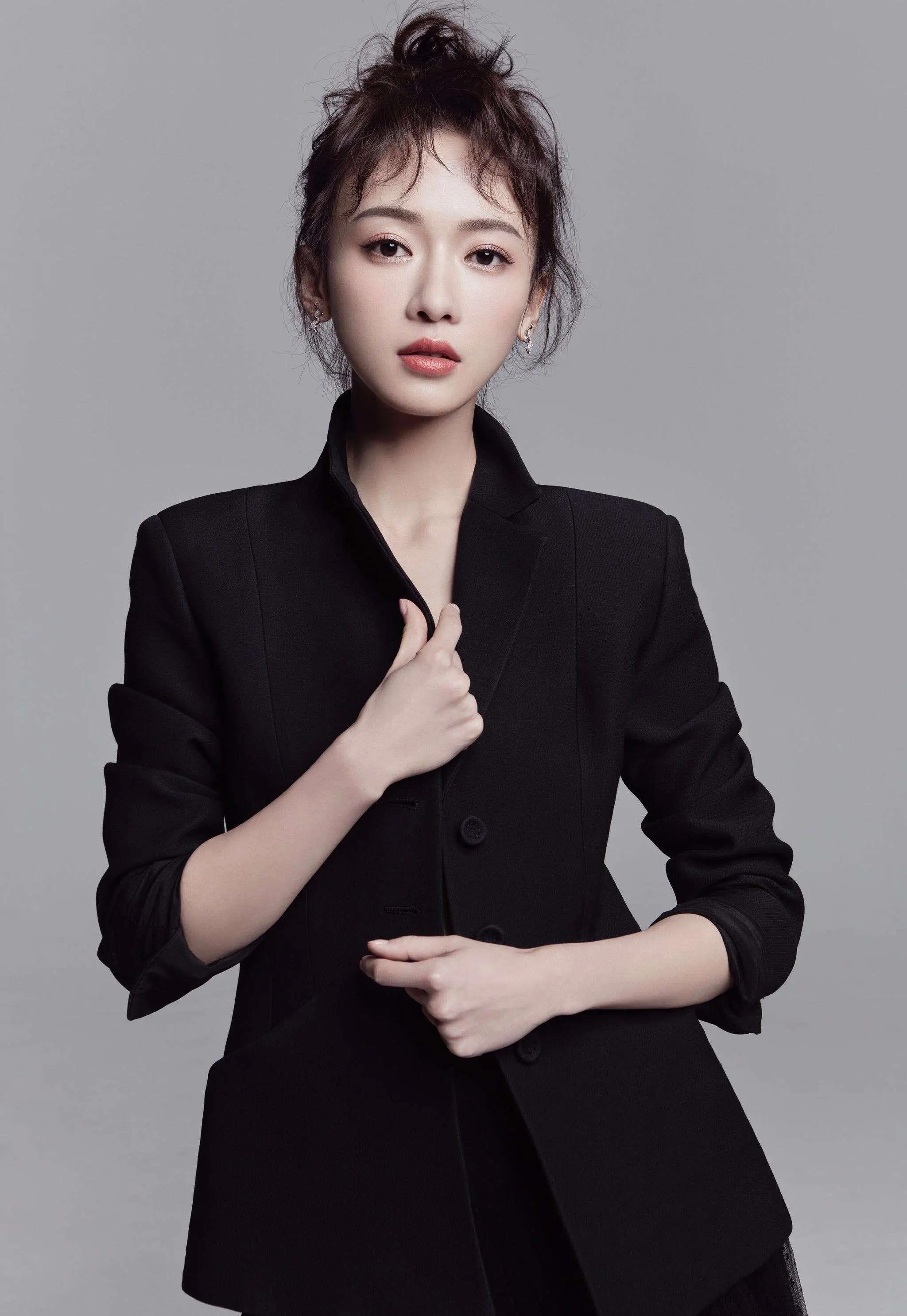 原创新晋女星吴谨言感情路坎坷交了多个男友皆是渣男还曾被家暴