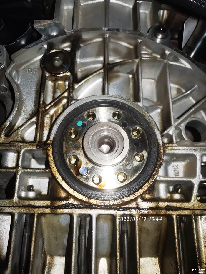 雪铁龙c5更换曲轴后油封