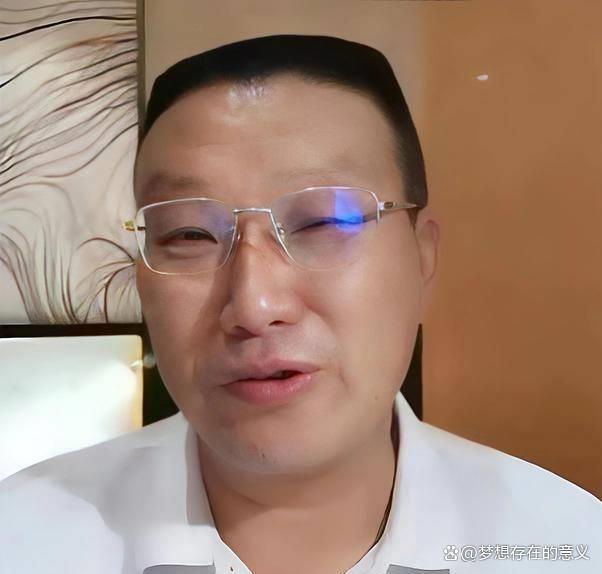 潘克律师直言执业证件被伦巴给吊销了,伦巴澄清几个传闻