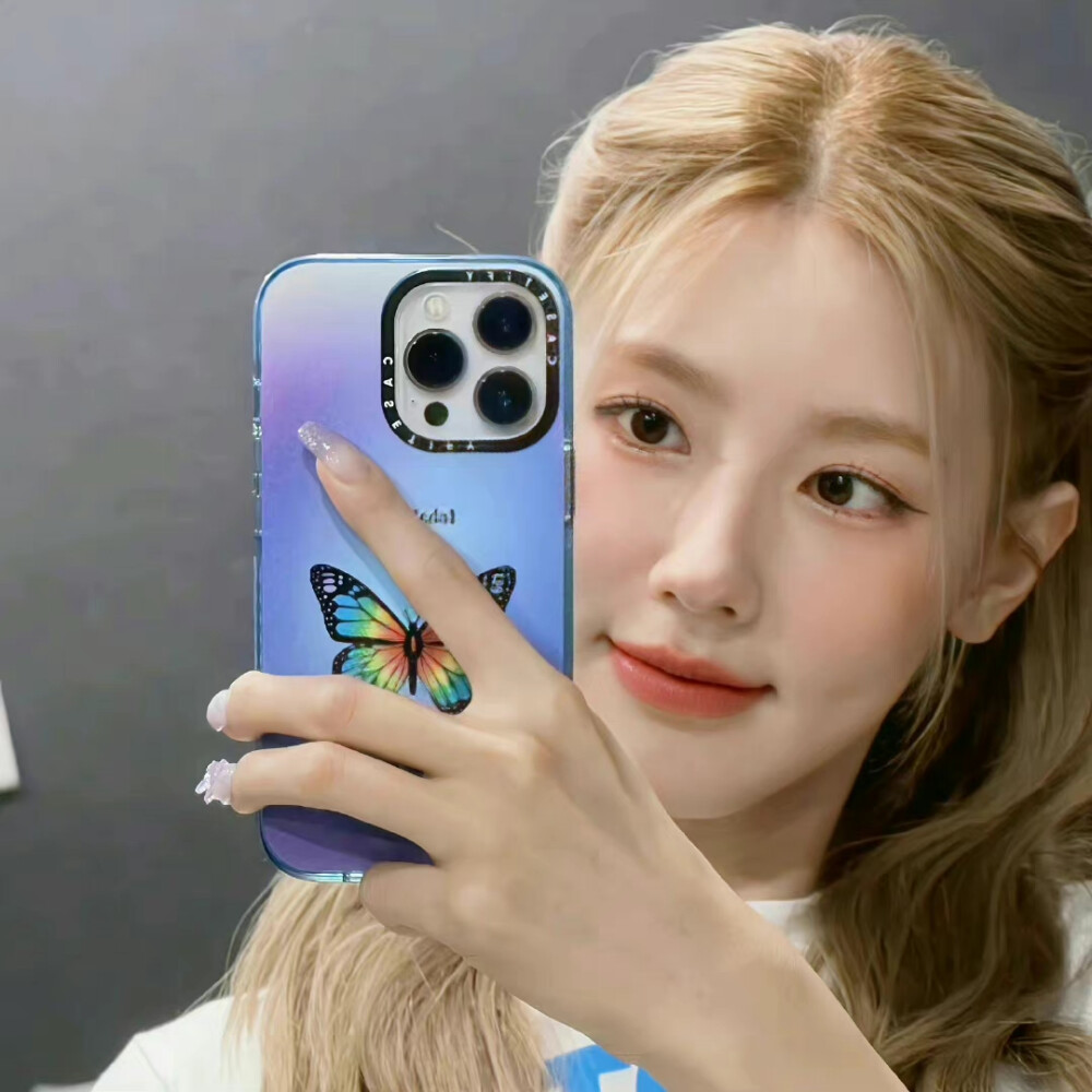 kpop头像第十九弹(赵美延篇) "你是藏在云层里的月亮 也是我穷极一生